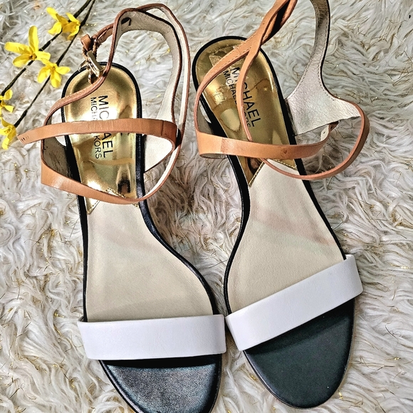 Michael Kors heels - Picture 2 of 7